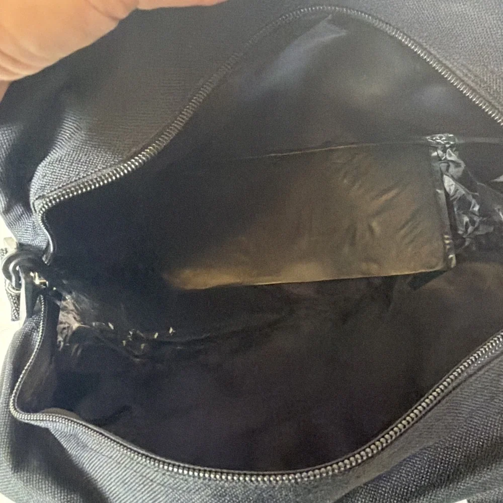 GLOBUS black messenger